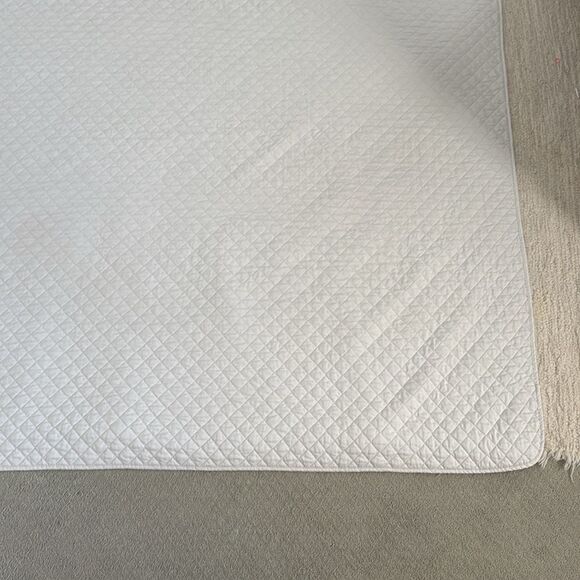 Echo New York Neutral Quilt Queen Light Gray - Picture 2 of 12